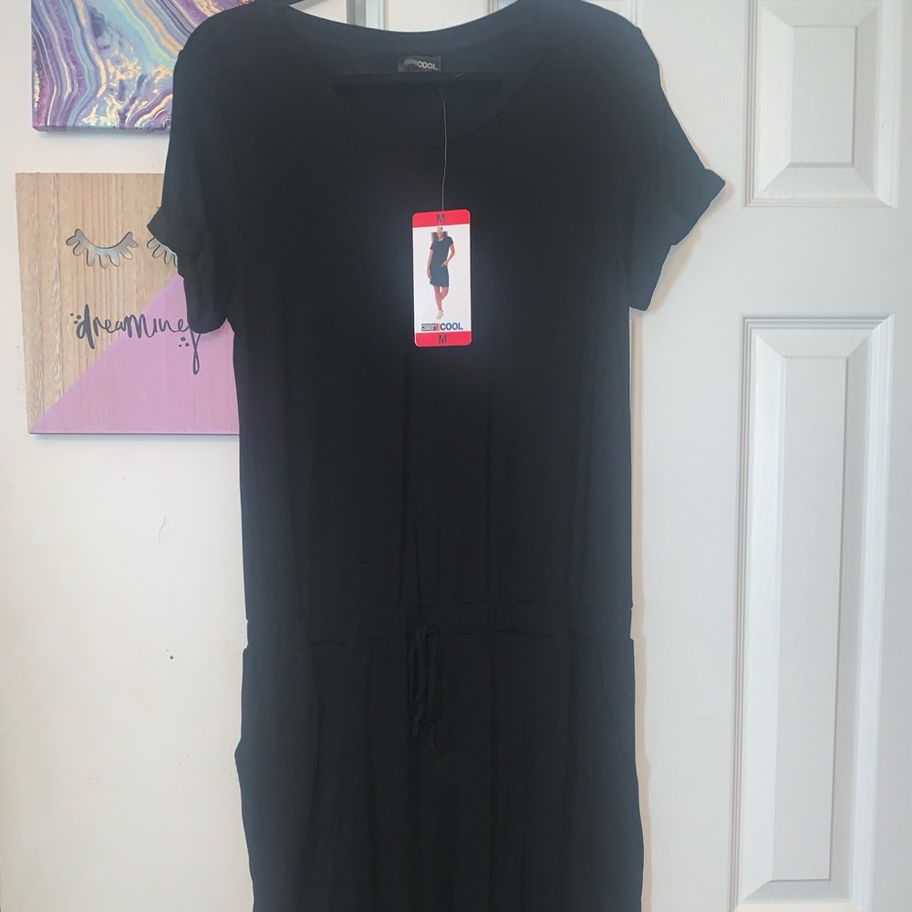 NWT WOMENS MEDIUM DRESS BLACK SHORT SLEEVE COOL